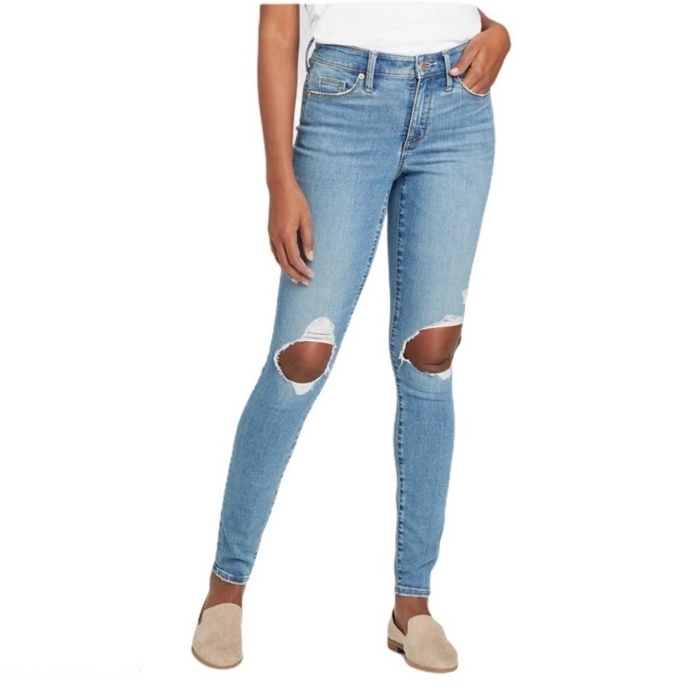 Universal‎ Thread High Rise Distressed Skinny Jeans. Size 8.